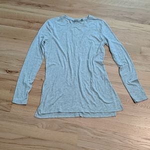 ***SUPER SOFT & COMFY ATHLETA SHIRT***